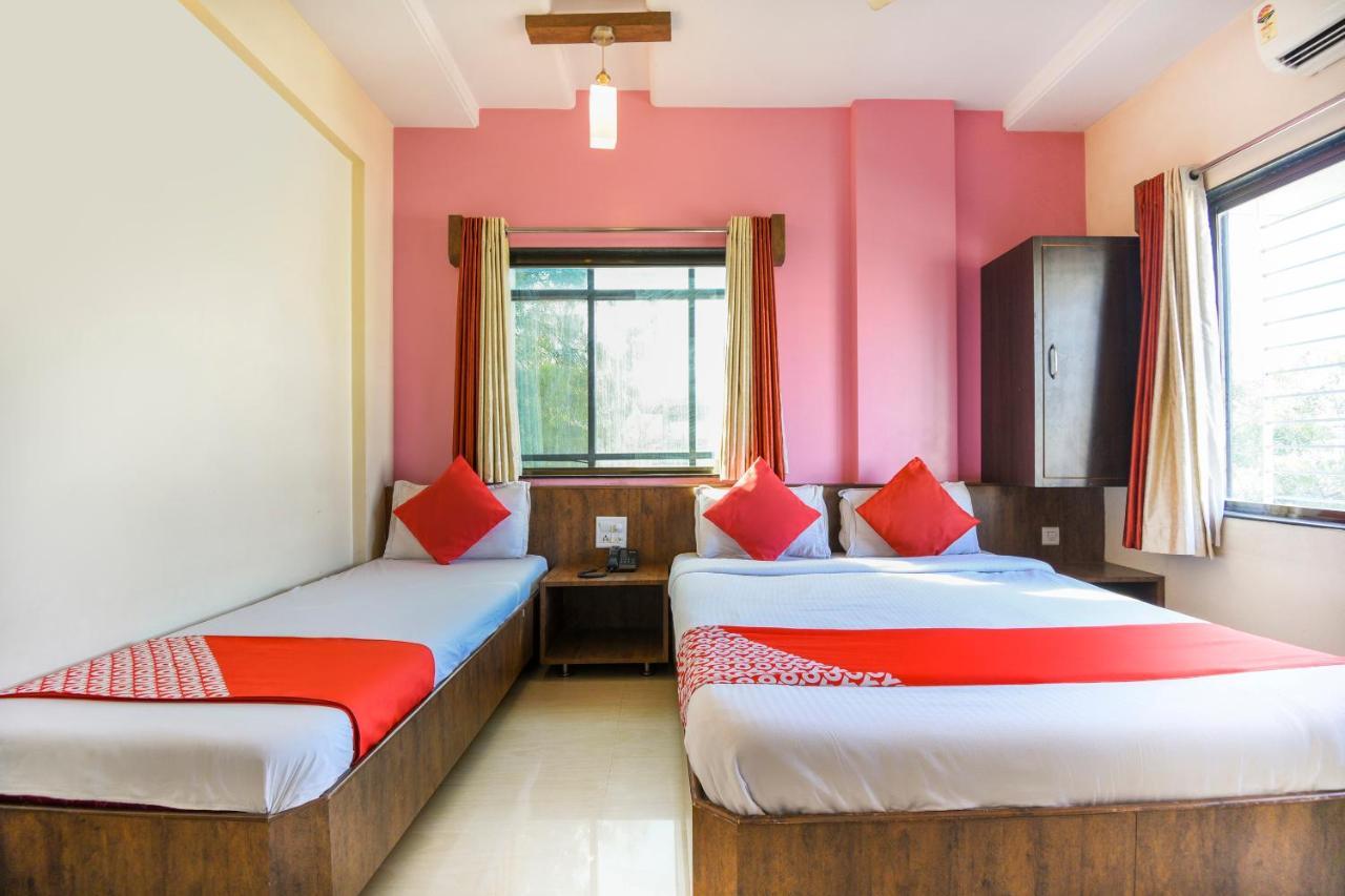 Sai Palkhi Hotel Ширди Екстериор снимка