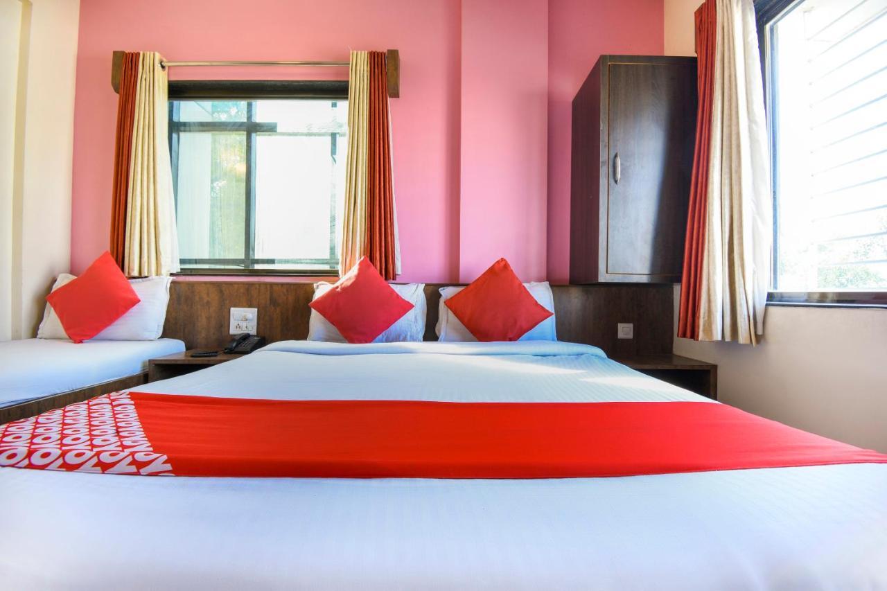 Sai Palkhi Hotel Ширди Екстериор снимка