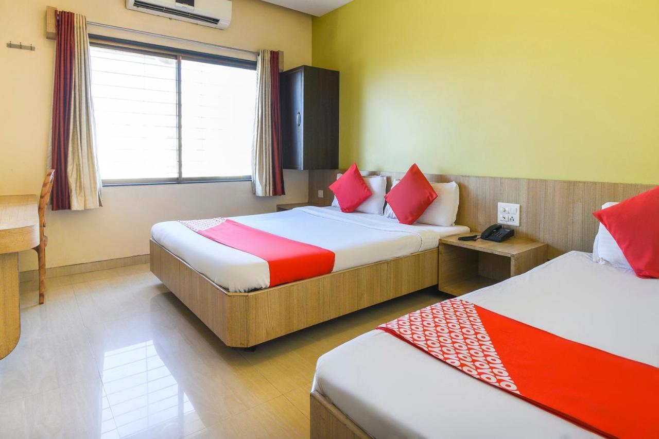 Sai Palkhi Hotel Ширди Екстериор снимка